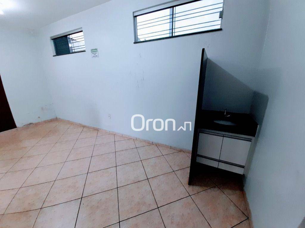 Casa à venda com 5 quartos, 300m² - Foto 2