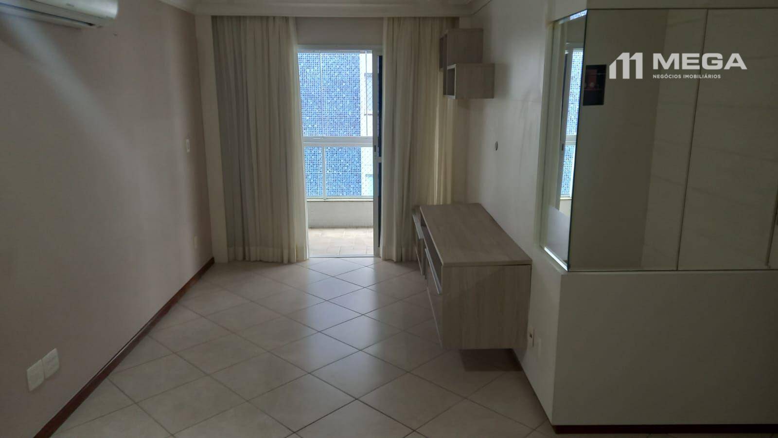 Apartamento à venda com 3 quartos, 130m² - Foto 2