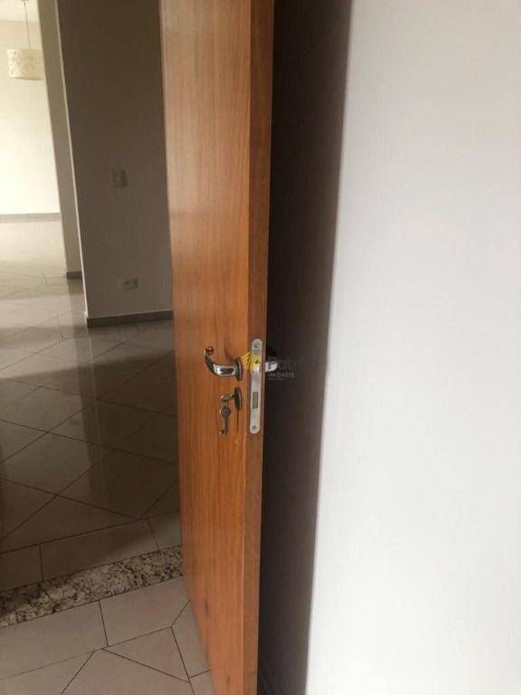 Apartamento à venda com 3 quartos, 90m² - Foto 11