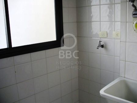 Apartamento para alugar com 2 quartos, 70m² - Foto 10