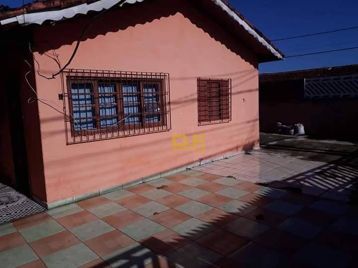 Casa à venda com 2 quartos, 1M2 - Foto 1