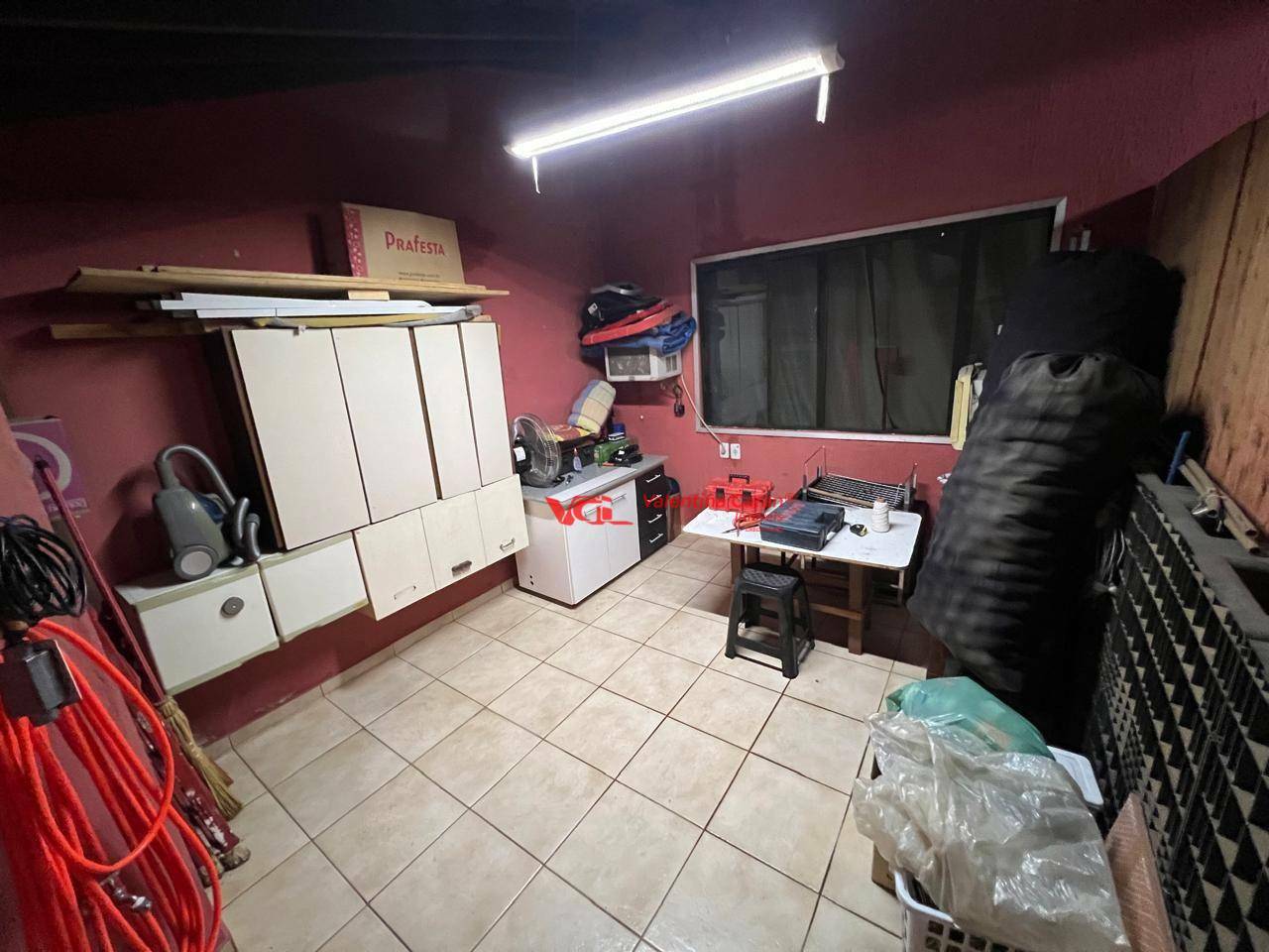 Casa à venda e aluguel com 3 quartos, 215m² - Foto 2