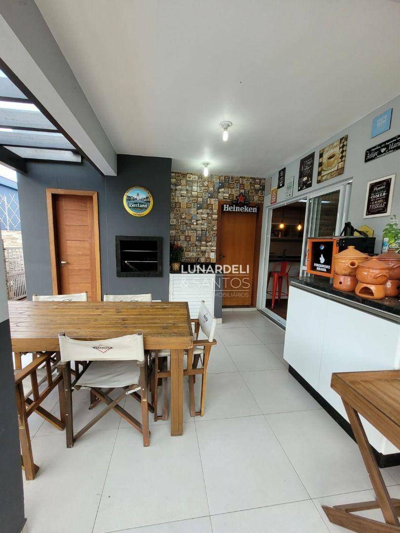 Casa à venda com 3 quartos, 180m² - Foto 2