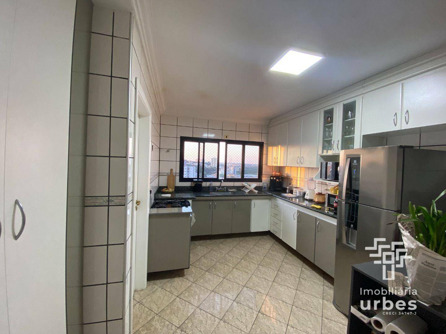 Apartamento à venda com 3 quartos, 178m² - Foto 33