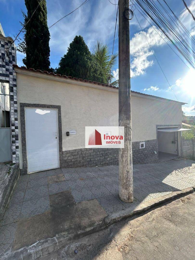 Casa de Condomínio para alugar com 4 quartos, 280m² - Foto 2