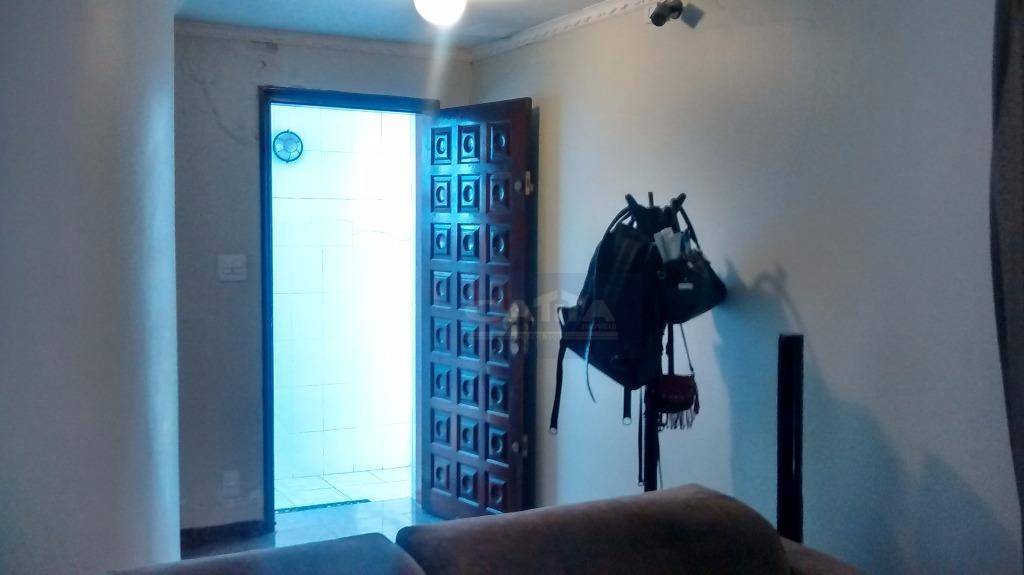 Sobrado à venda com 3 quartos, 240m² - Foto 2