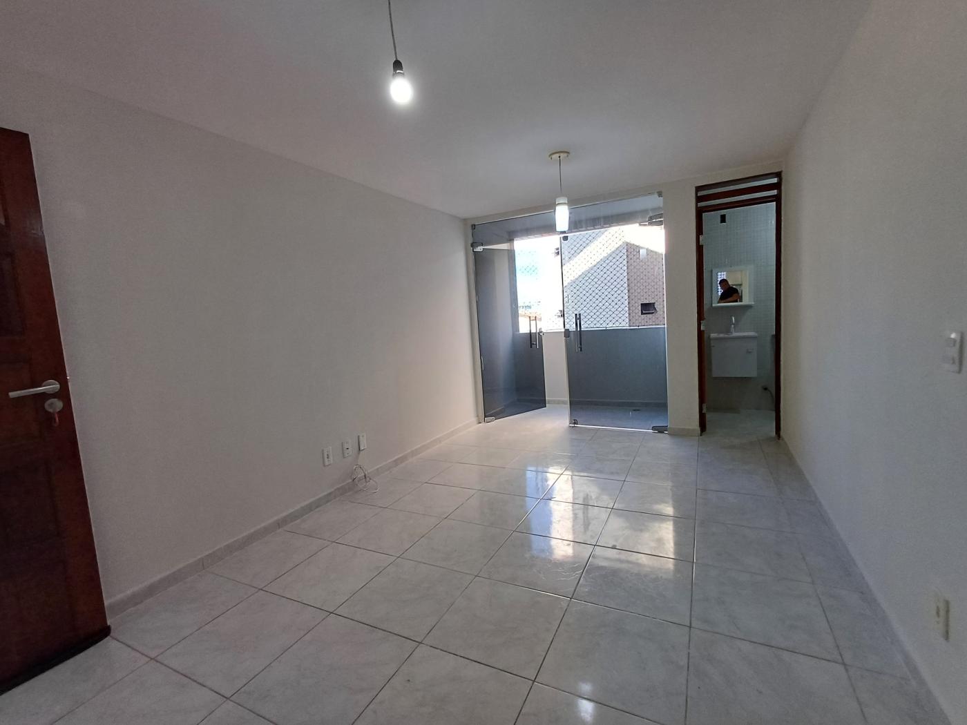 Apartamento à venda com 2 quartos, 53m² - Foto 2