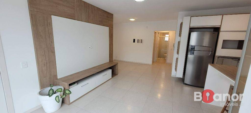 Apartamento para alugar com 2 quartos, 68m² - Foto 4