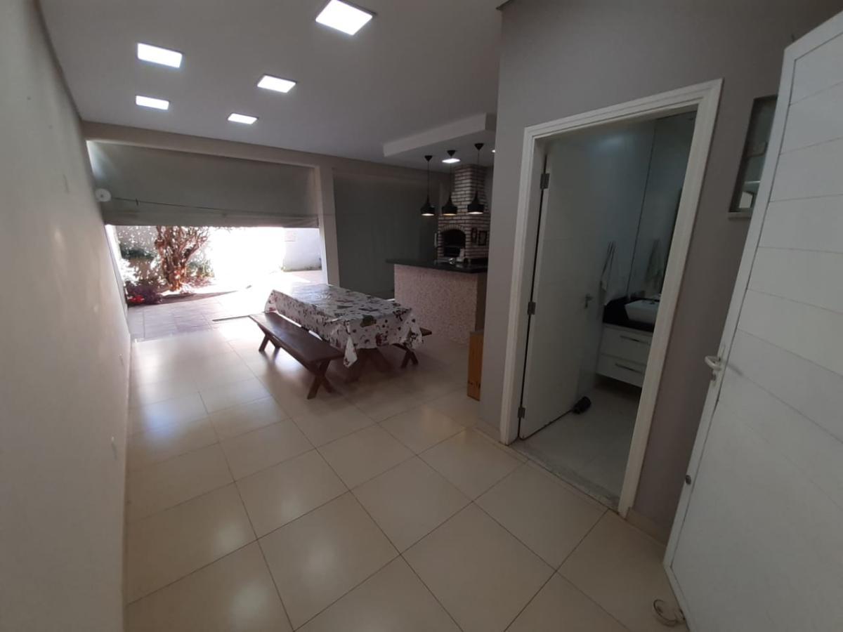 Casa à venda com 3 quartos, 336m² - Foto 27