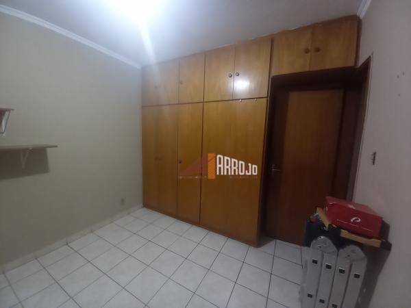 Casa à venda com 3 quartos, 215m² - Foto 9