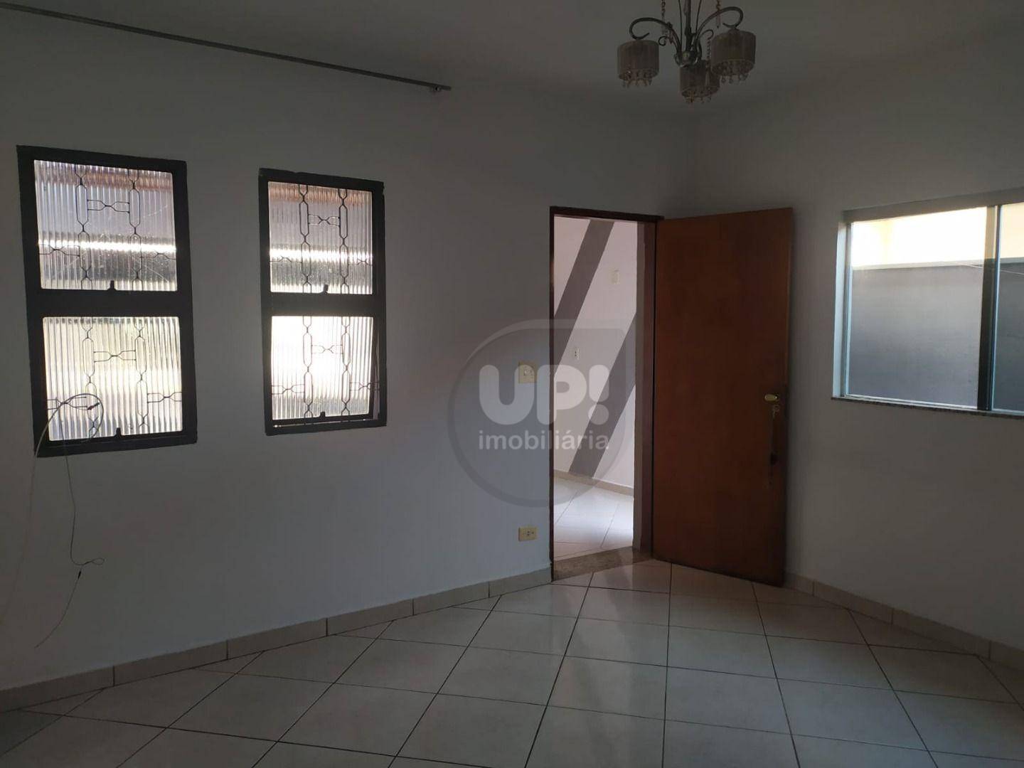 Casa à venda com 2 quartos, 81m² - Foto 5