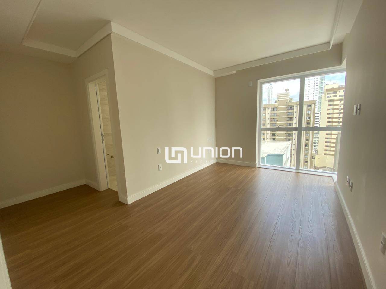 Apartamento à venda com 3 quartos, 141m² - Foto 9