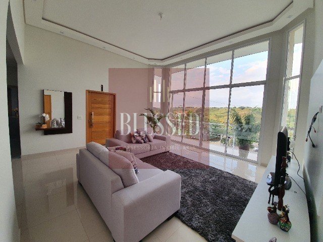 Casa à venda com 4 quartos, 260m² - Foto 2