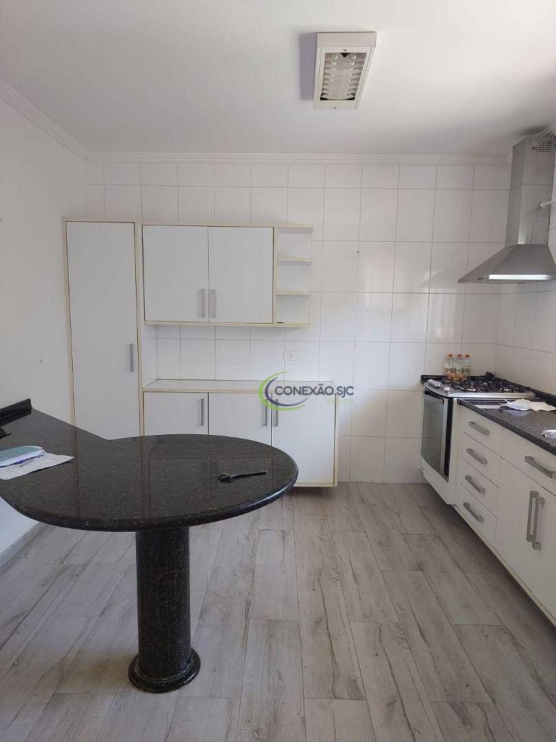 Sobrado à venda com 3 quartos, 200m² - Foto 3