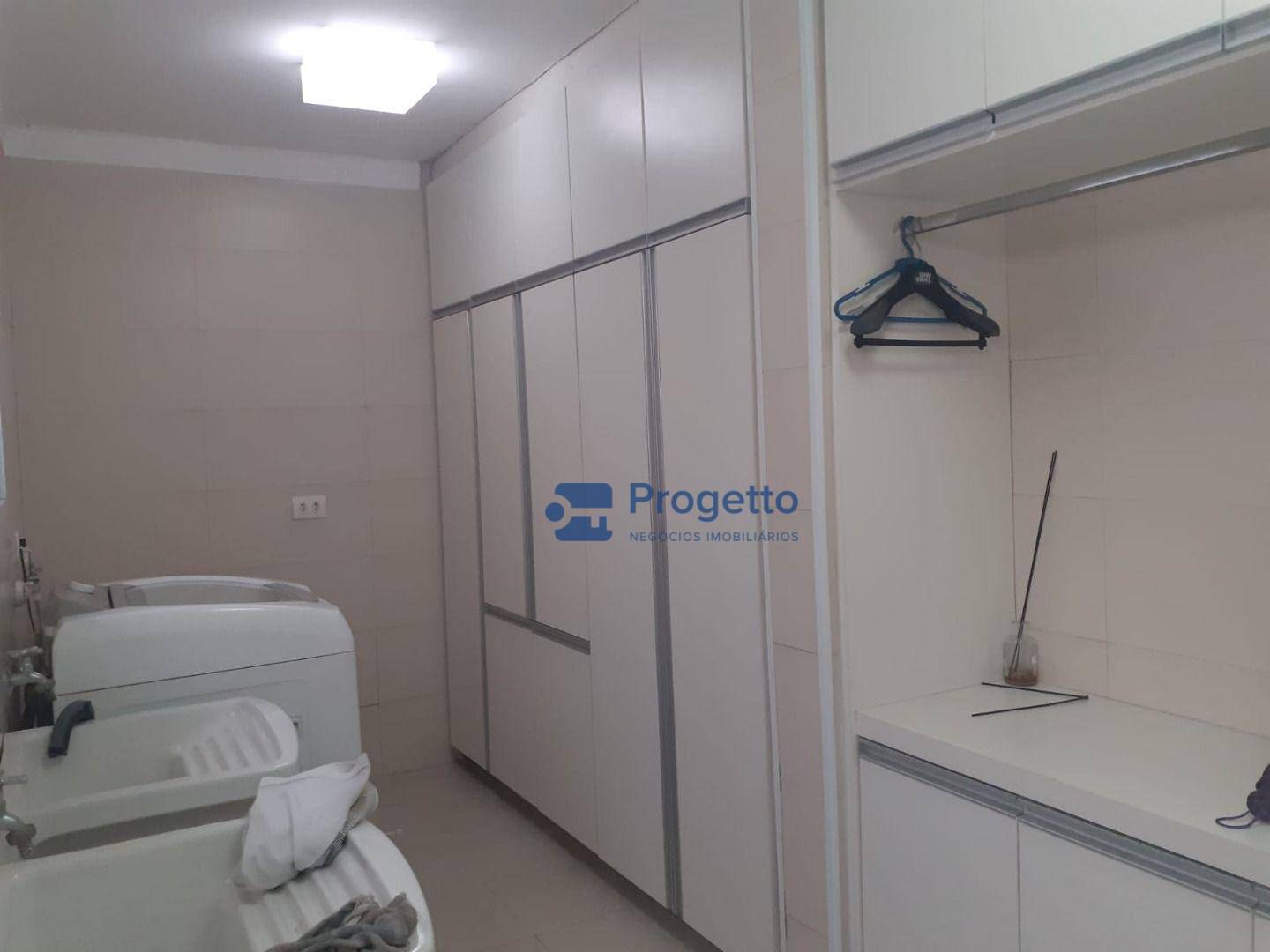 Casa à venda com 4 quartos, 240m² - Foto 18