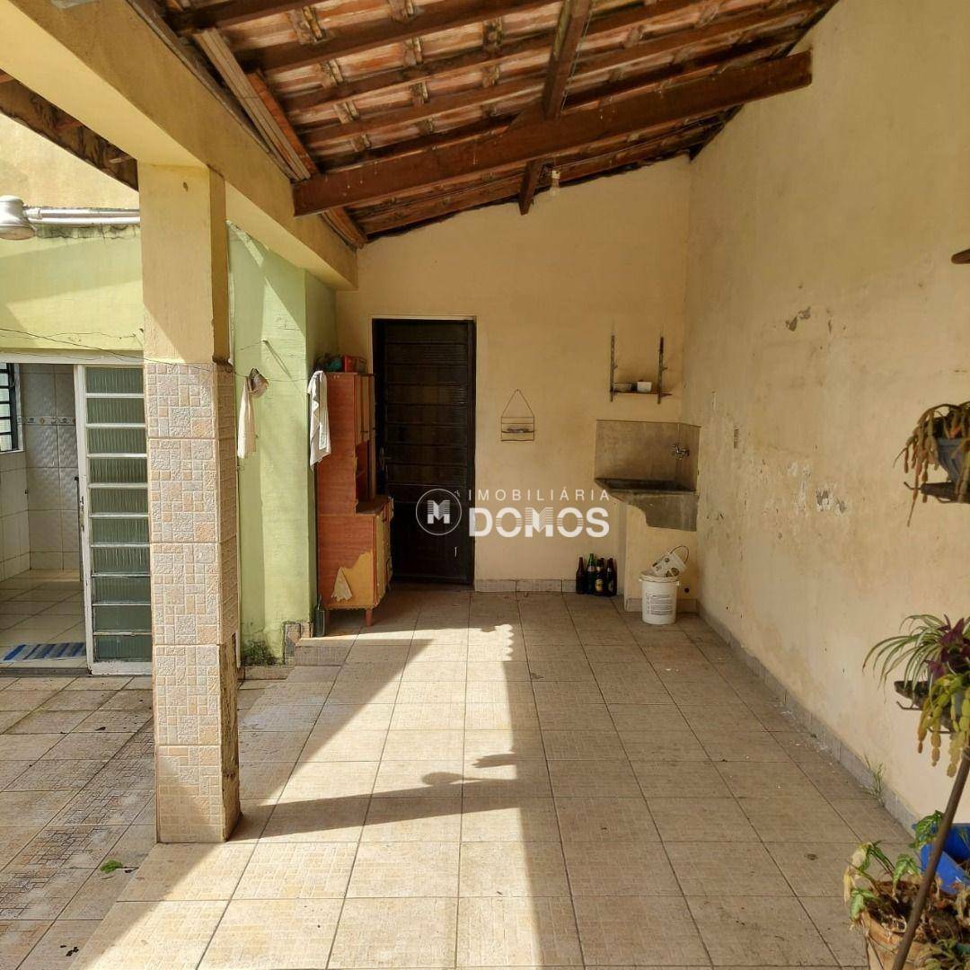 Casa à venda com 4 quartos, 180m² - Foto 9