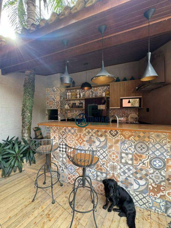 Casa à venda com 4 quartos, 1000m² - Foto 9