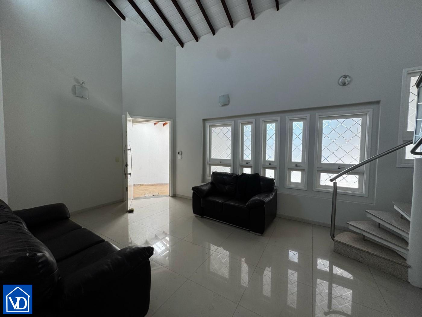 Casa à venda com 3 quartos, 164m² - Foto 5