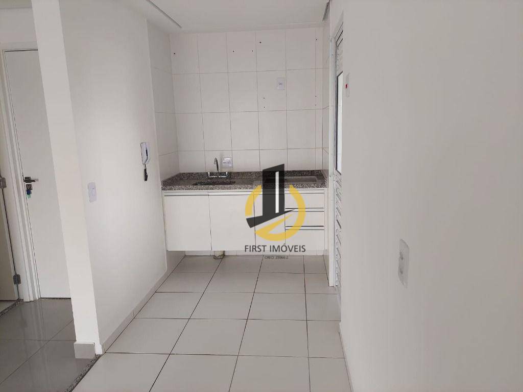 Apartamento à venda com 2 quartos, 67m² - Foto 6