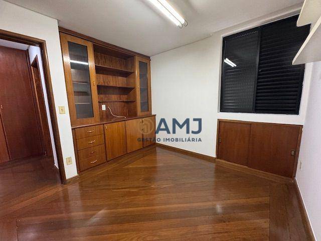 Apartamento para alugar com 4 quartos, 215m² - Foto 16