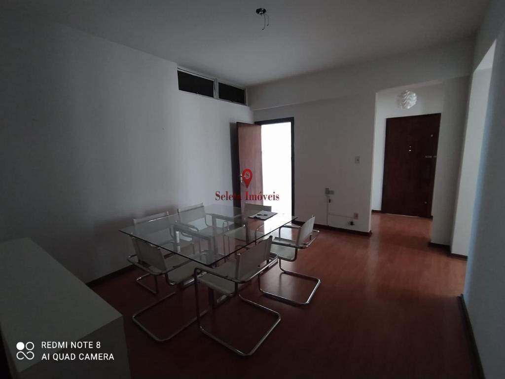 Apartamento à venda com 3 quartos, 210m² - Foto 4