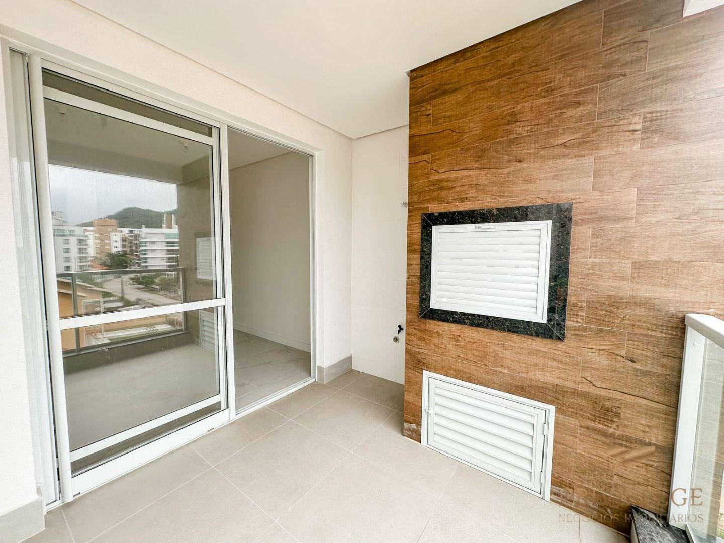 Apartamento à venda com 3 quartos, 78m² - Foto 1