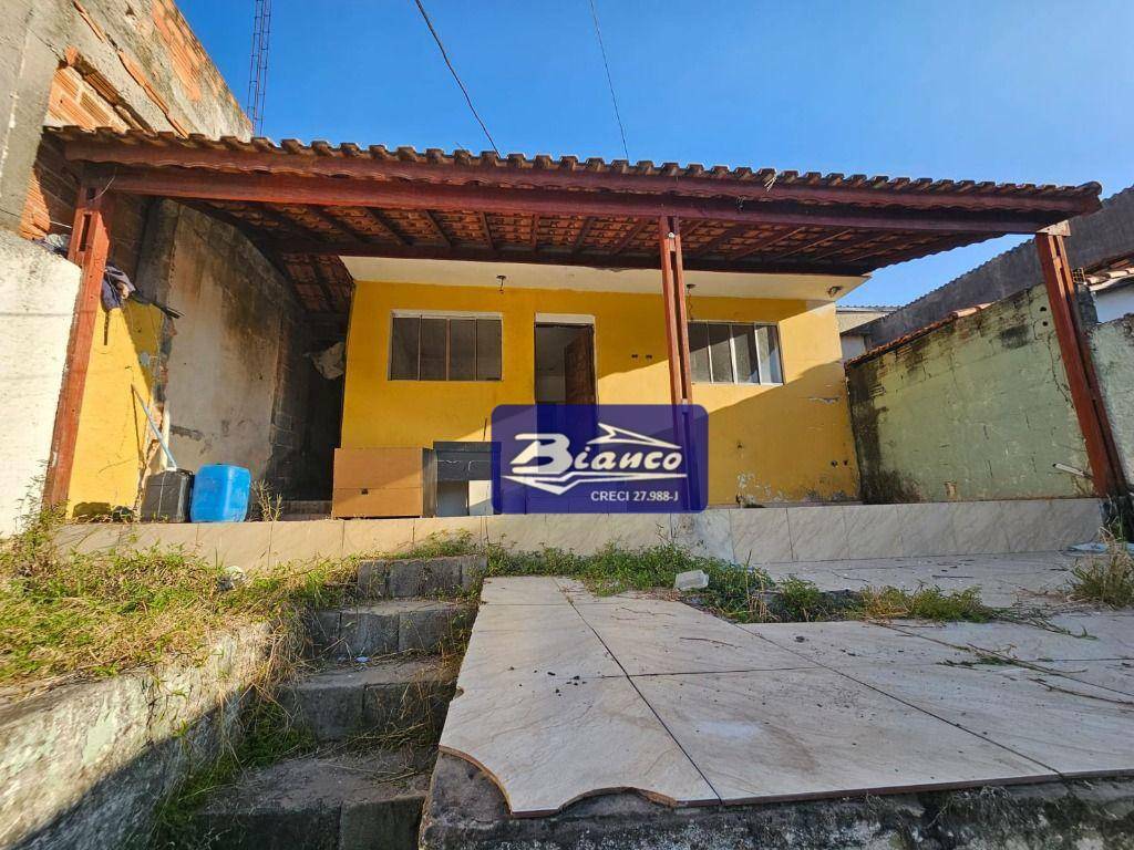 Casa à venda com 4 quartos, 90m² - Foto 2