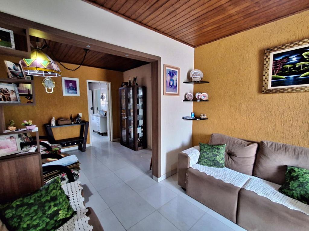 Casa à venda com 4 quartos, 190m² - Foto 4