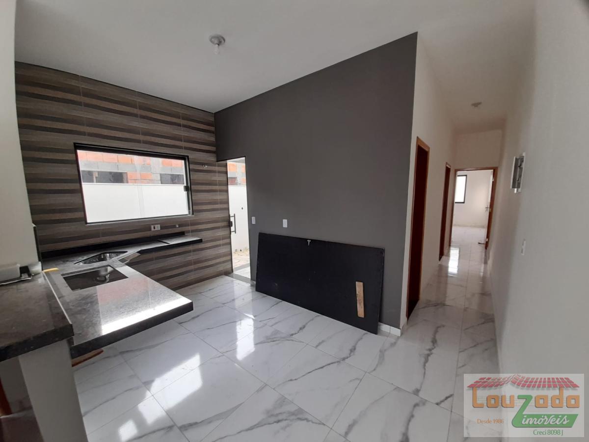 Casa à venda com 2 quartos, 150m² - Foto 4