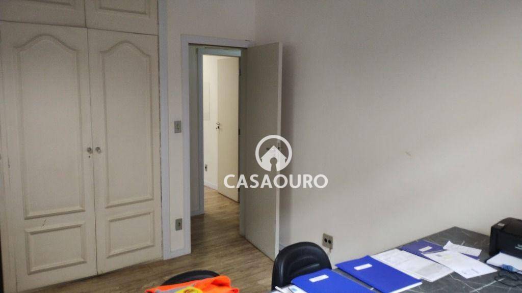 Casa à venda com 6 quartos, 250m² - Foto 10