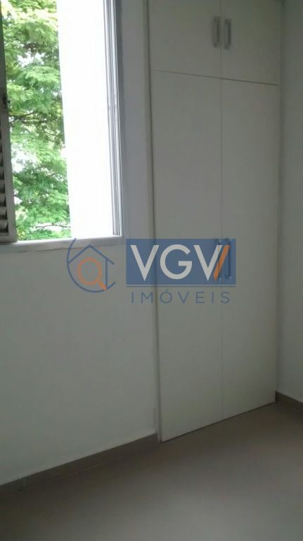 Apartamento à venda com 2 quartos, 60m² - Foto 15