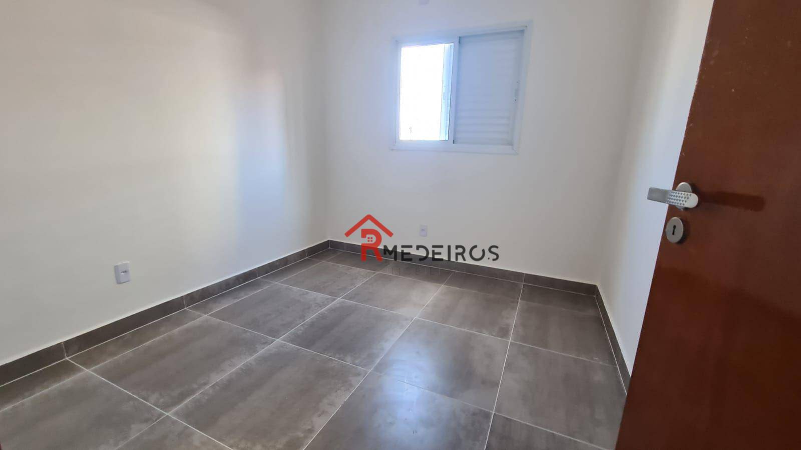 Casa à venda com 2 quartos, 57m² - Foto 11