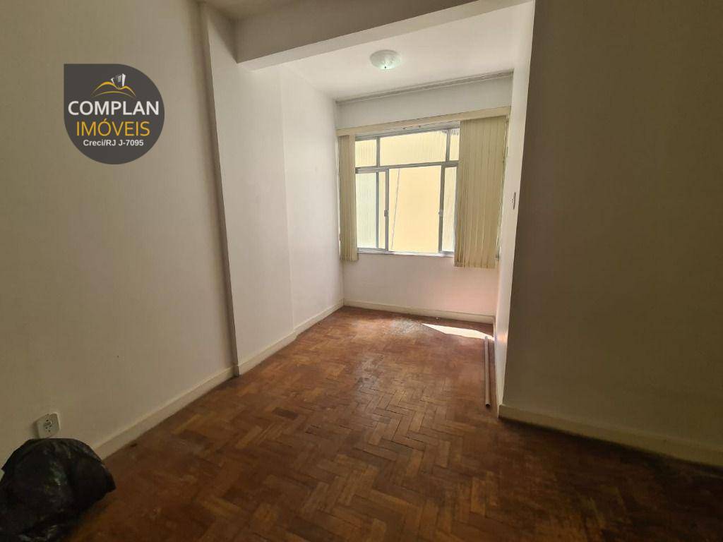 Apartamento à venda com 2 quartos, 67m² - Foto 11