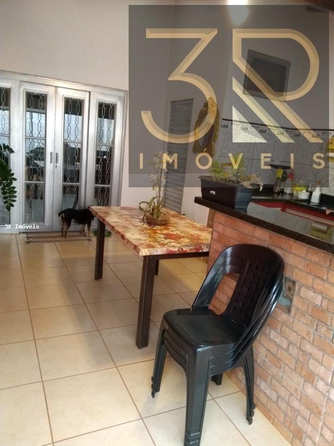 Casa à venda com 3 quartos, 180m² - Foto 29