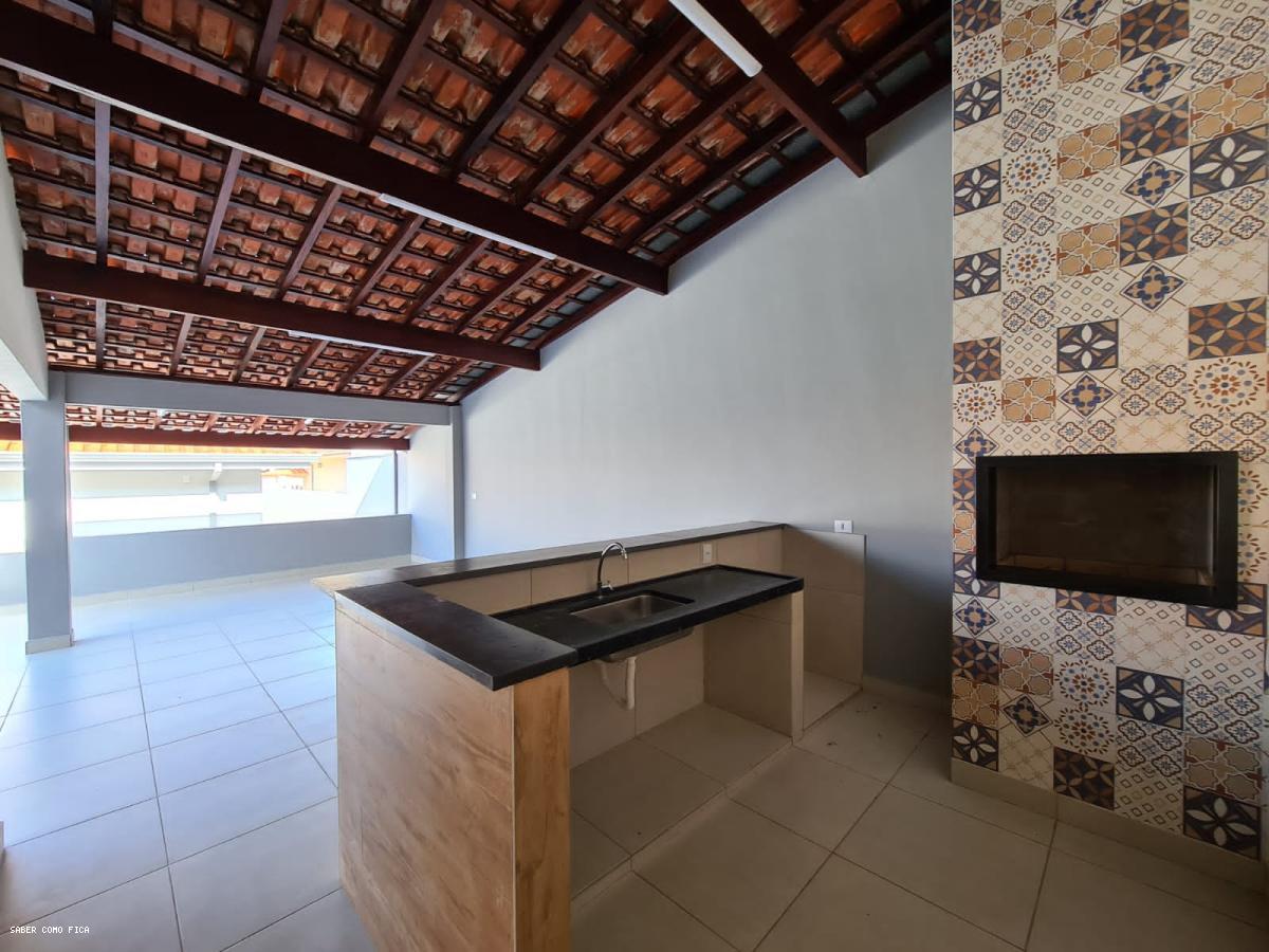 Casa à venda com 3 quartos, 400m² - Foto 1