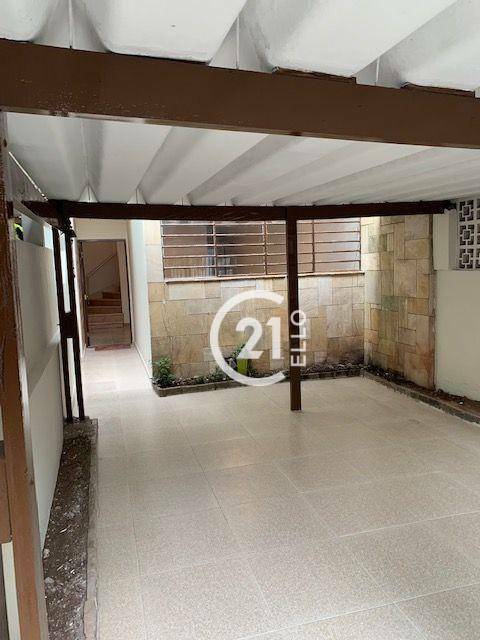 Casa à venda com 3 quartos, 173m² - Foto 2