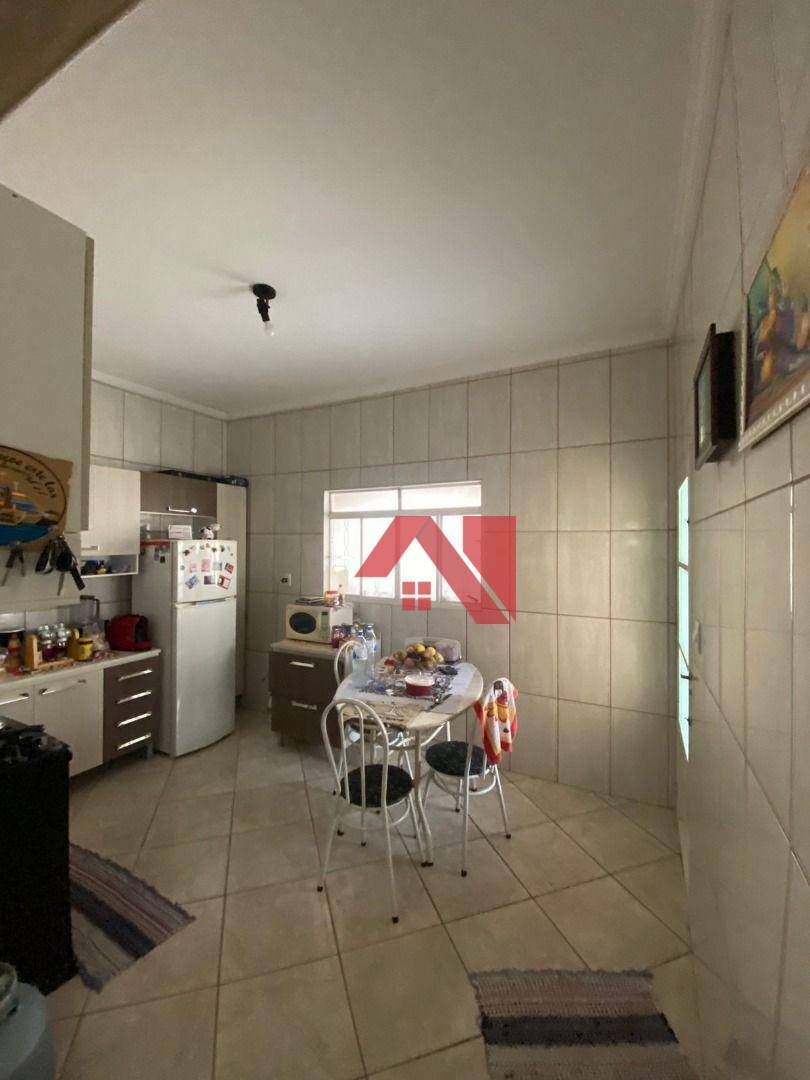 Casa à venda com 3 quartos, 130m² - Foto 5