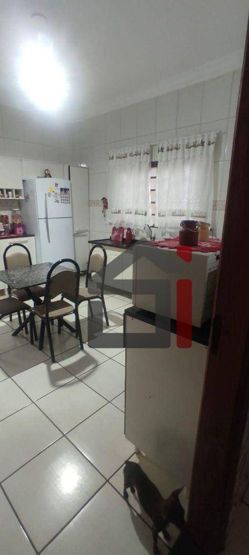 Casa à venda com 3 quartos, 189m² - Foto 14