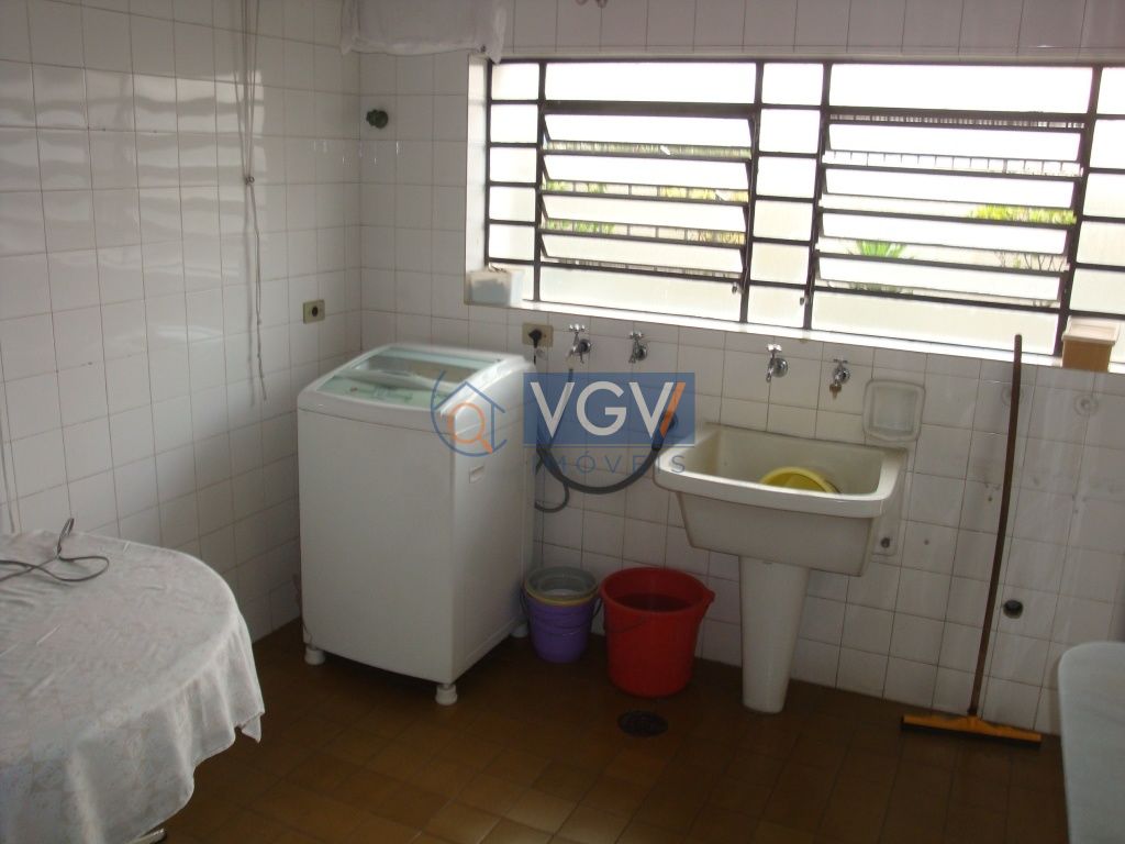 Casa à venda e aluguel com 5 quartos, 400m² - Foto 11