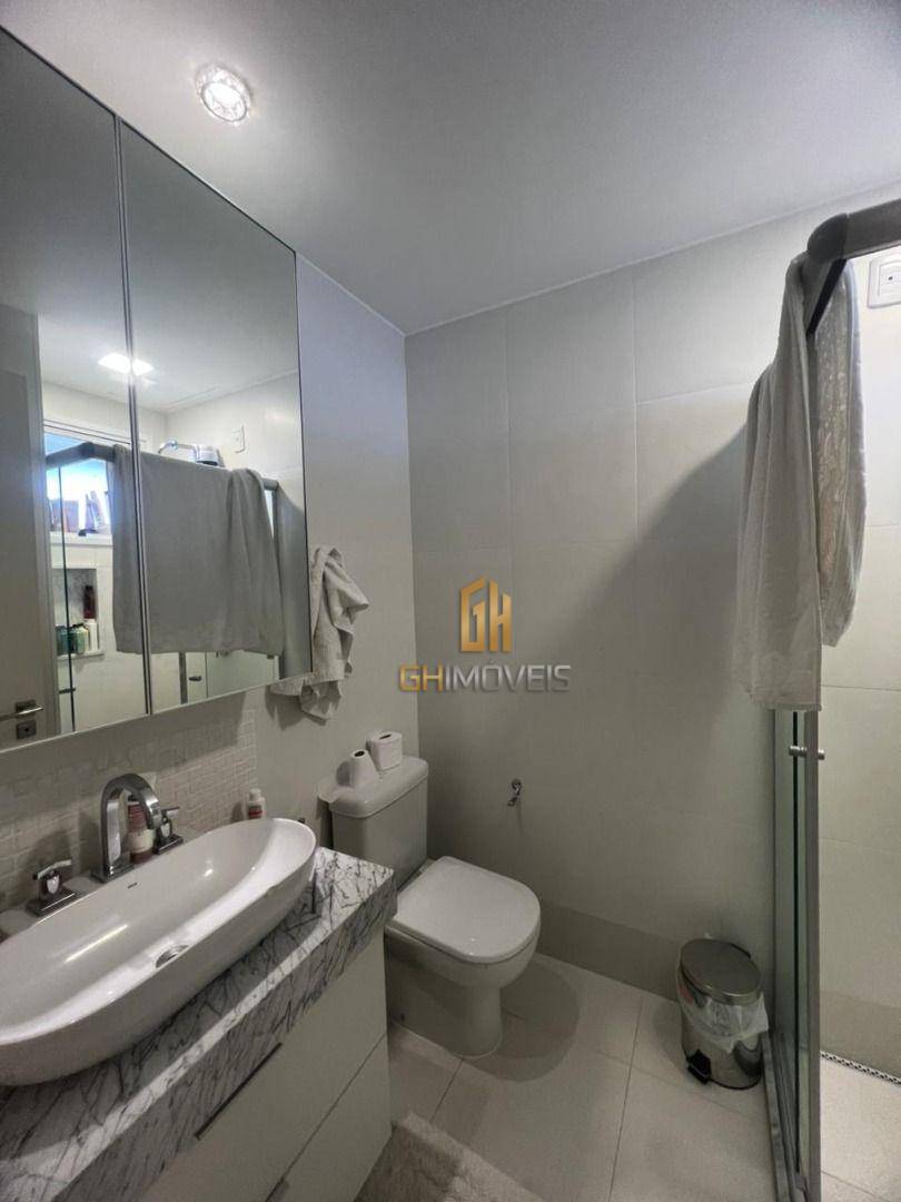 Apartamento à venda com 4 quartos, 242m² - Foto 21