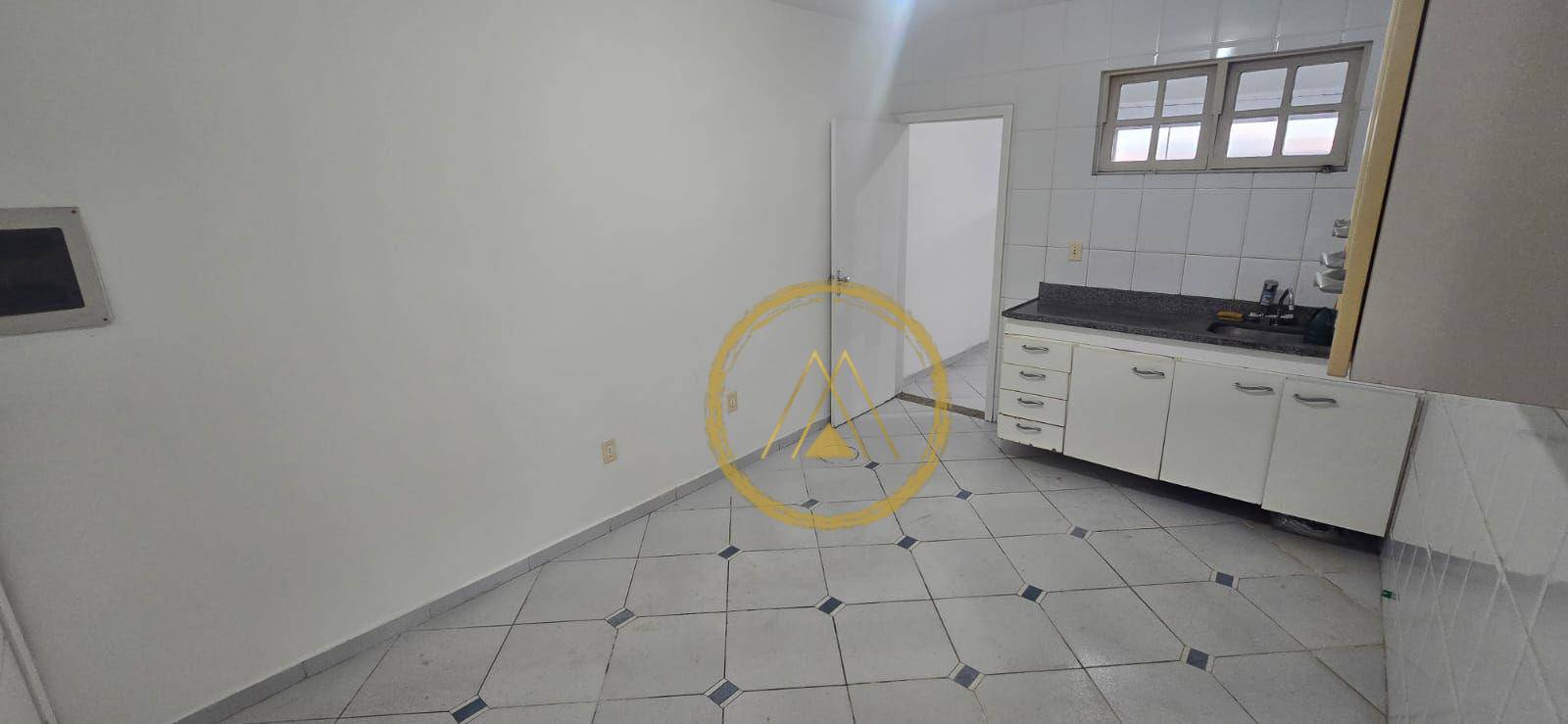 Apartamento para alugar com 3 quartos, 130m² - Foto 13