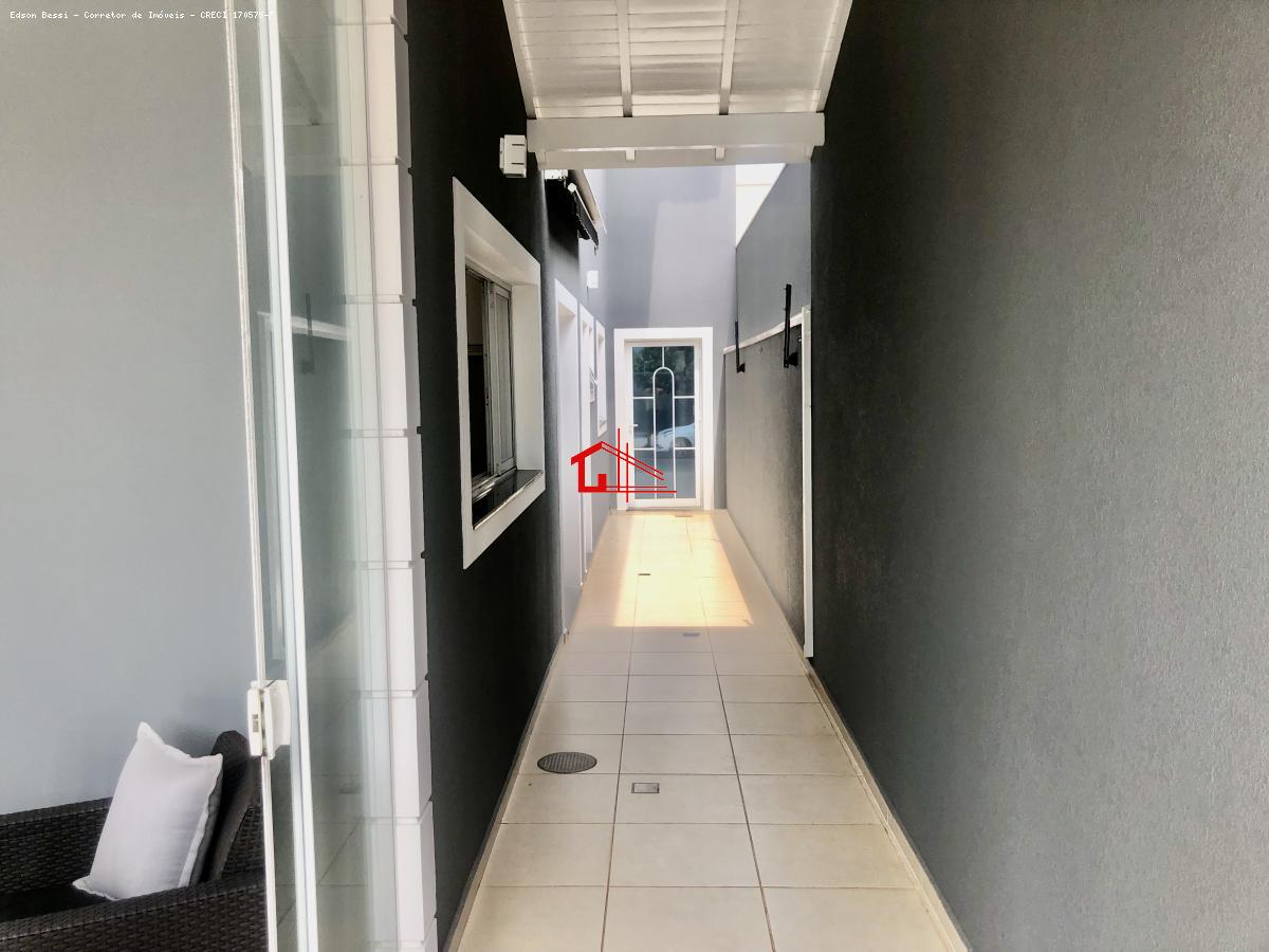 Casa de Condomínio à venda com 4 quartos, 318m² - Foto 24