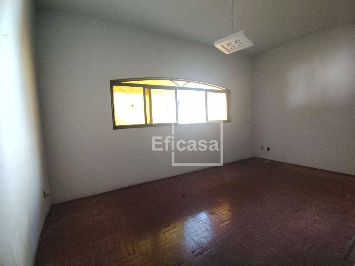 Casa à venda com 2 quartos, 120m² - Foto 4