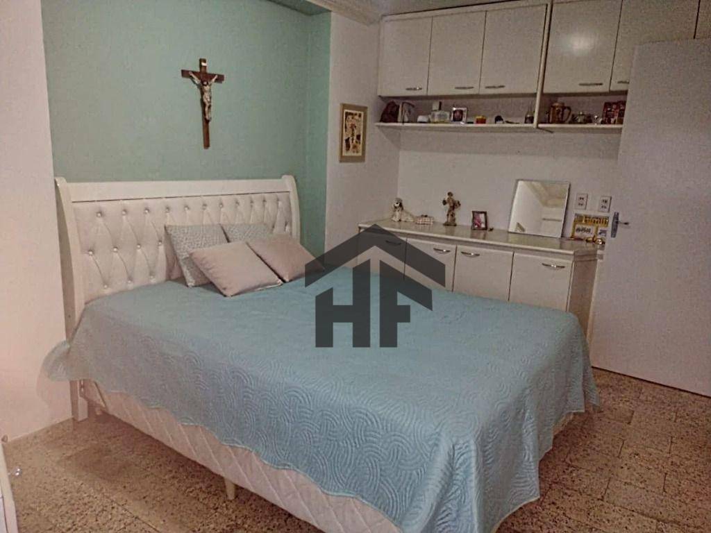 Apartamento à venda com 4 quartos, 204m² - Foto 18