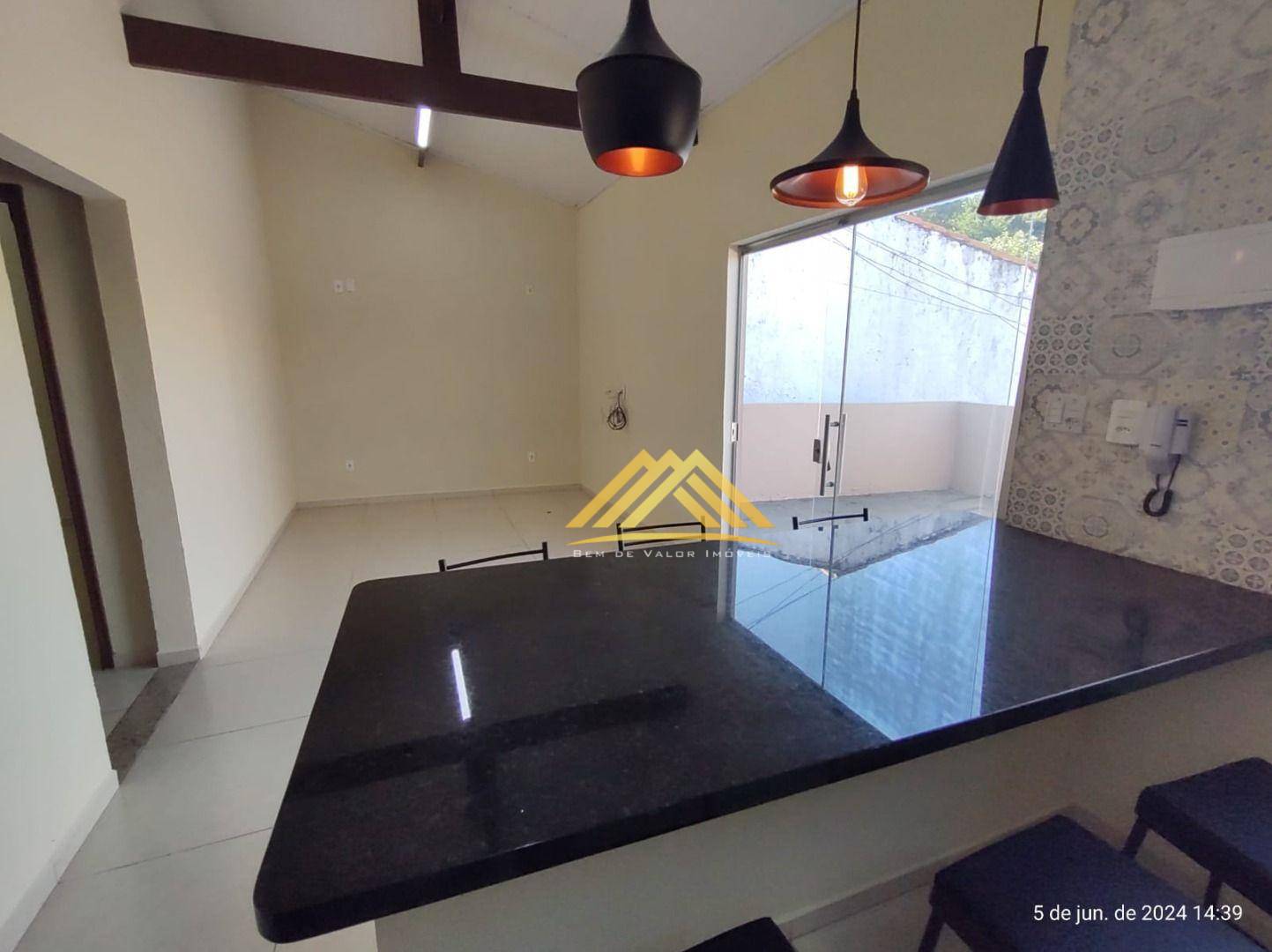 Casa à venda com 2 quartos, 50M2 - Foto 1