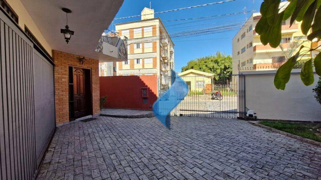 Casa para alugar com 4 quartos, 250m² - Foto 3