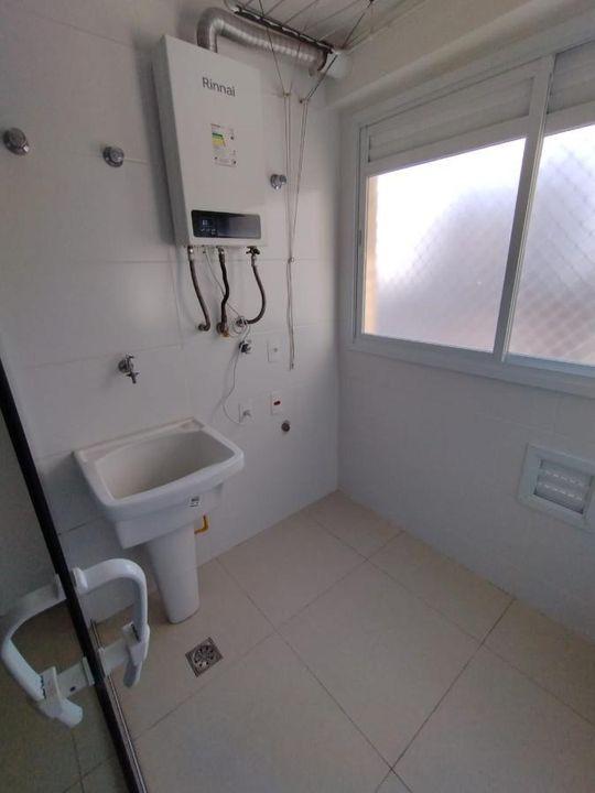 Apartamento à venda com 2 quartos, 64m² - Foto 2