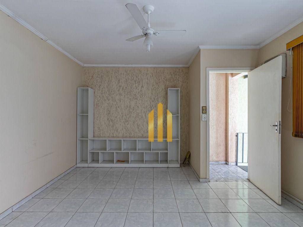 Sobrado à venda com 8 quartos, 227m² - Foto 2