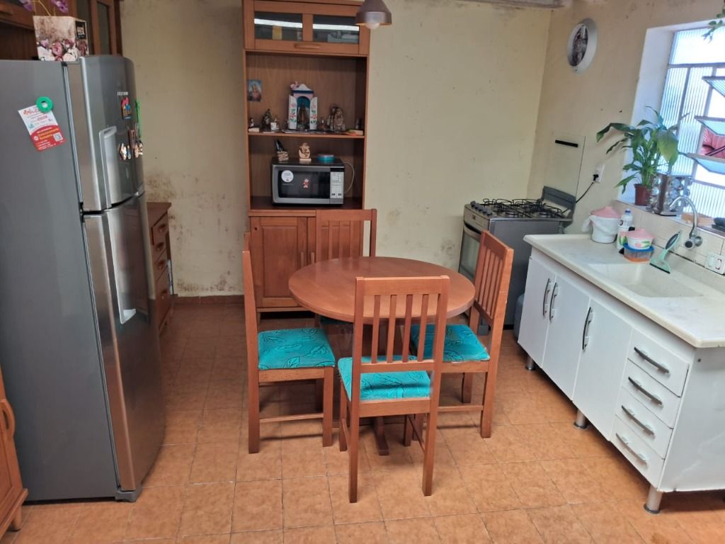 Casa à venda com 2 quartos, 70m² - Foto 1