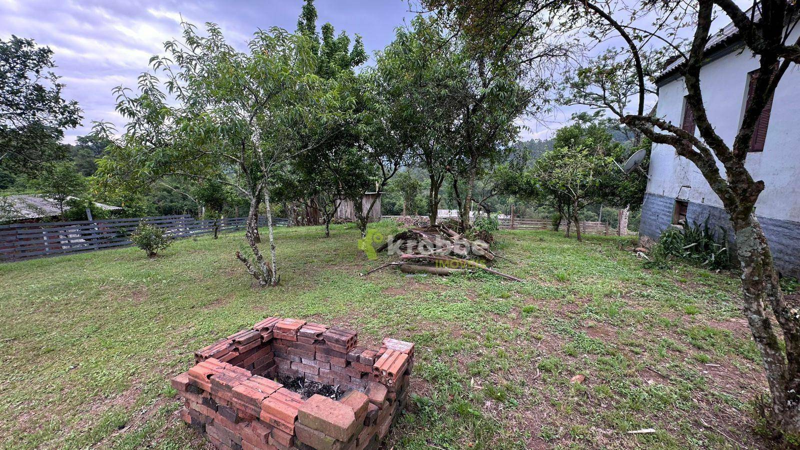 Casa à venda com 2 quartos, 70m² - Foto 9